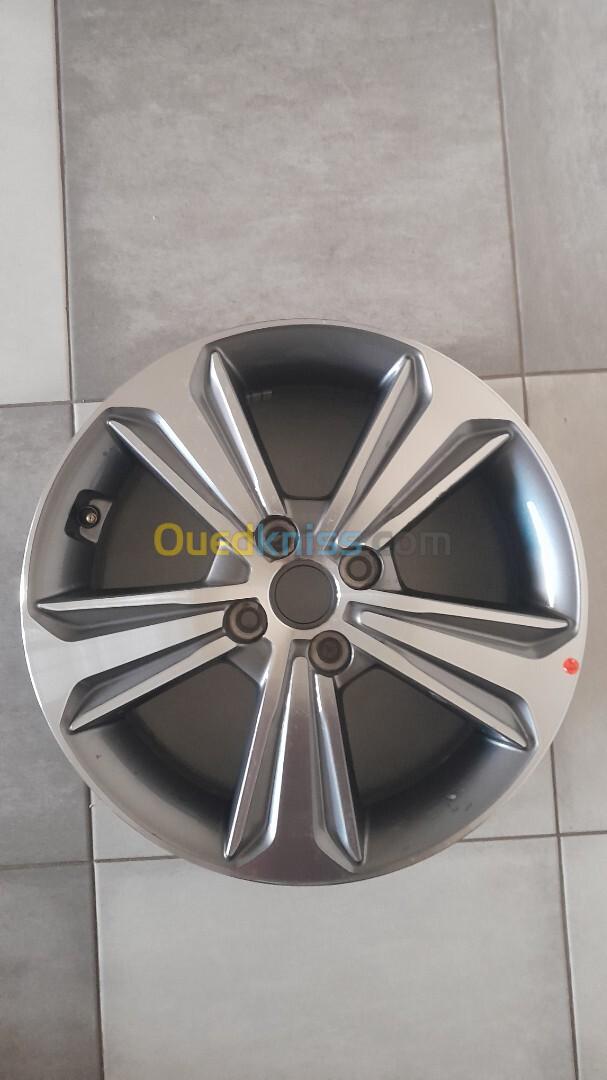 Jente alliage hyundai accent RB d'origine 