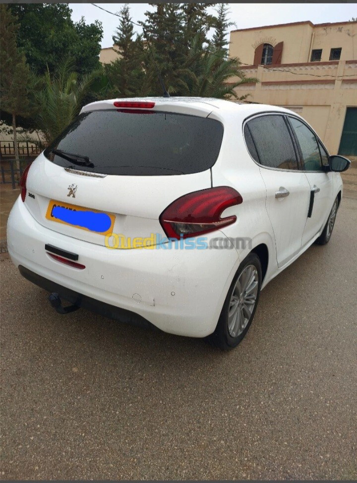 Peugeot 208 2016 Allure Facelift