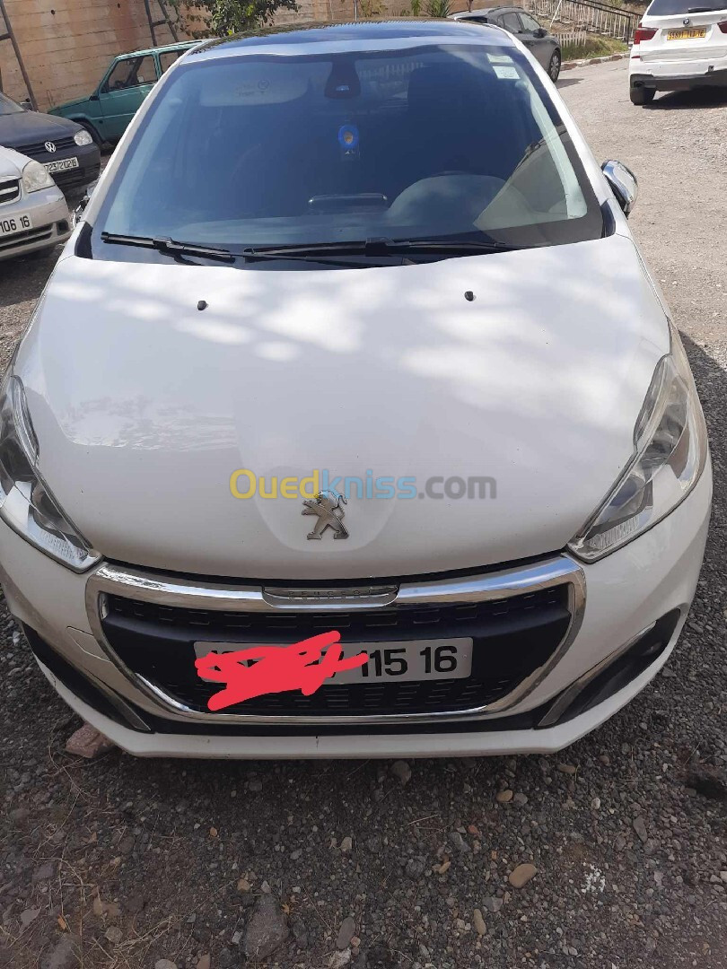 Peugeot 208 2015 Allure