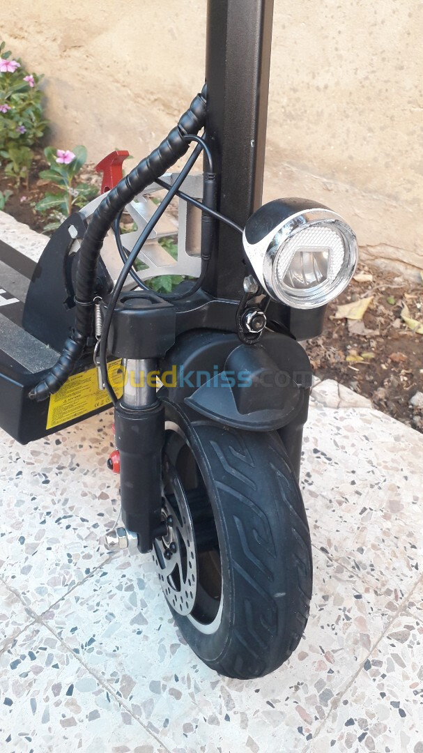 Trantinette electrique hitway vitesses 45 km/h 