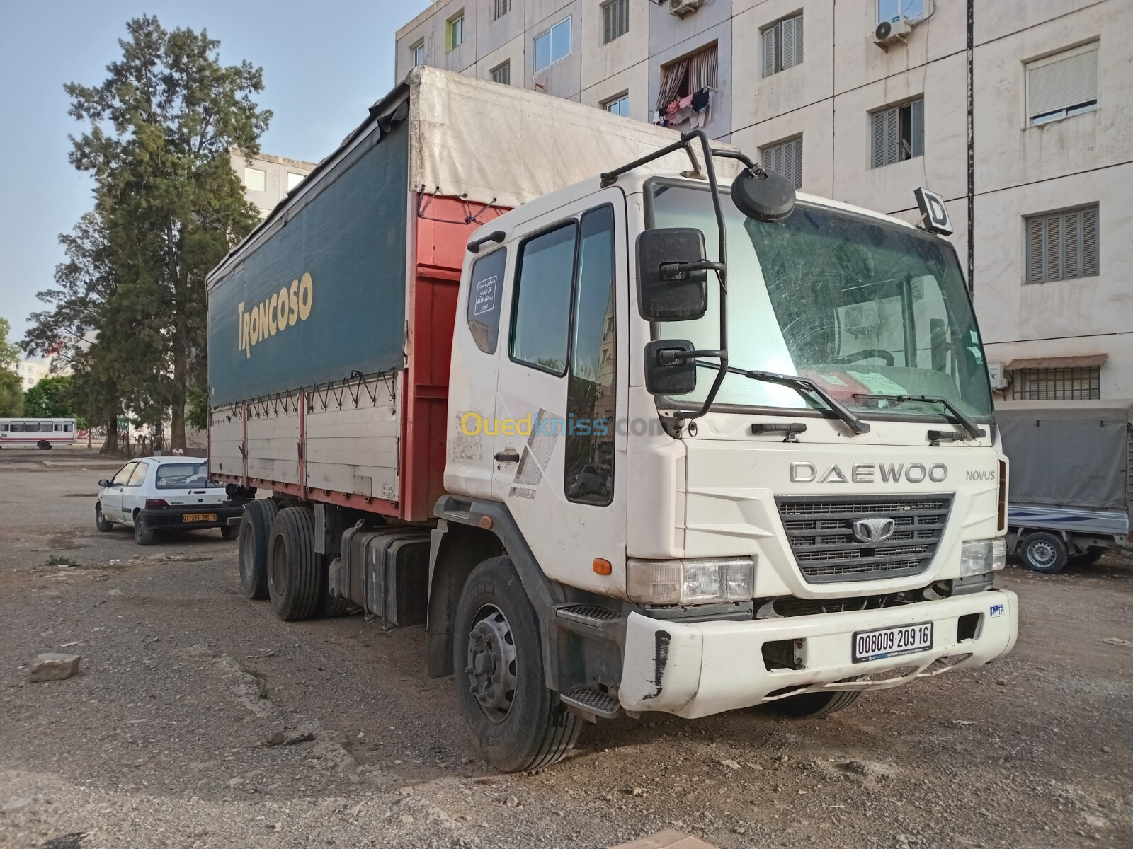 PLATEAU 6x4 Daewoo 2009