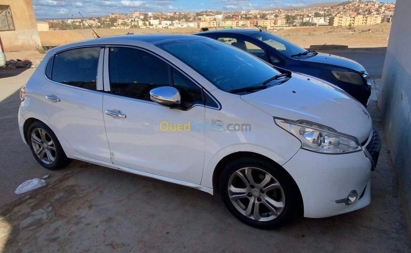 Peugeot 208 2015 Allure