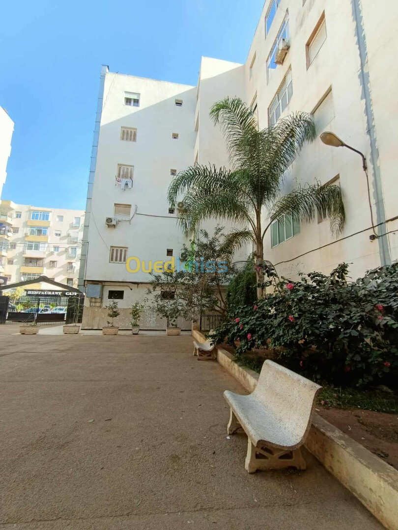 Location Appartement F4 Oran Bir el djir