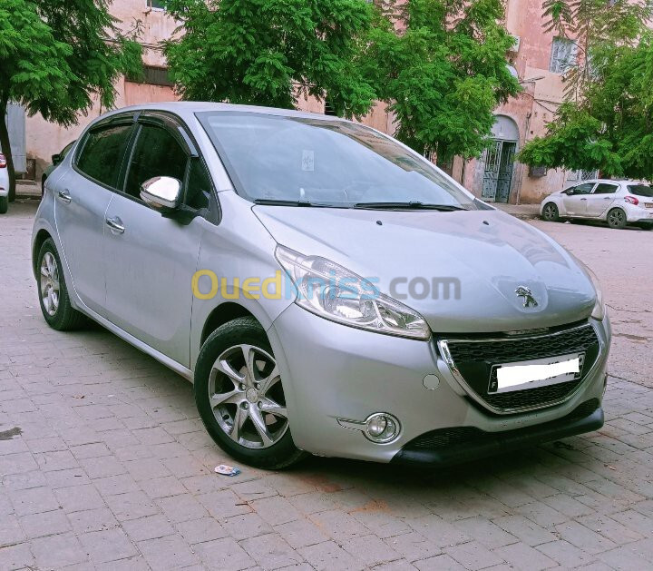 Peugeot 208 2013 Allure