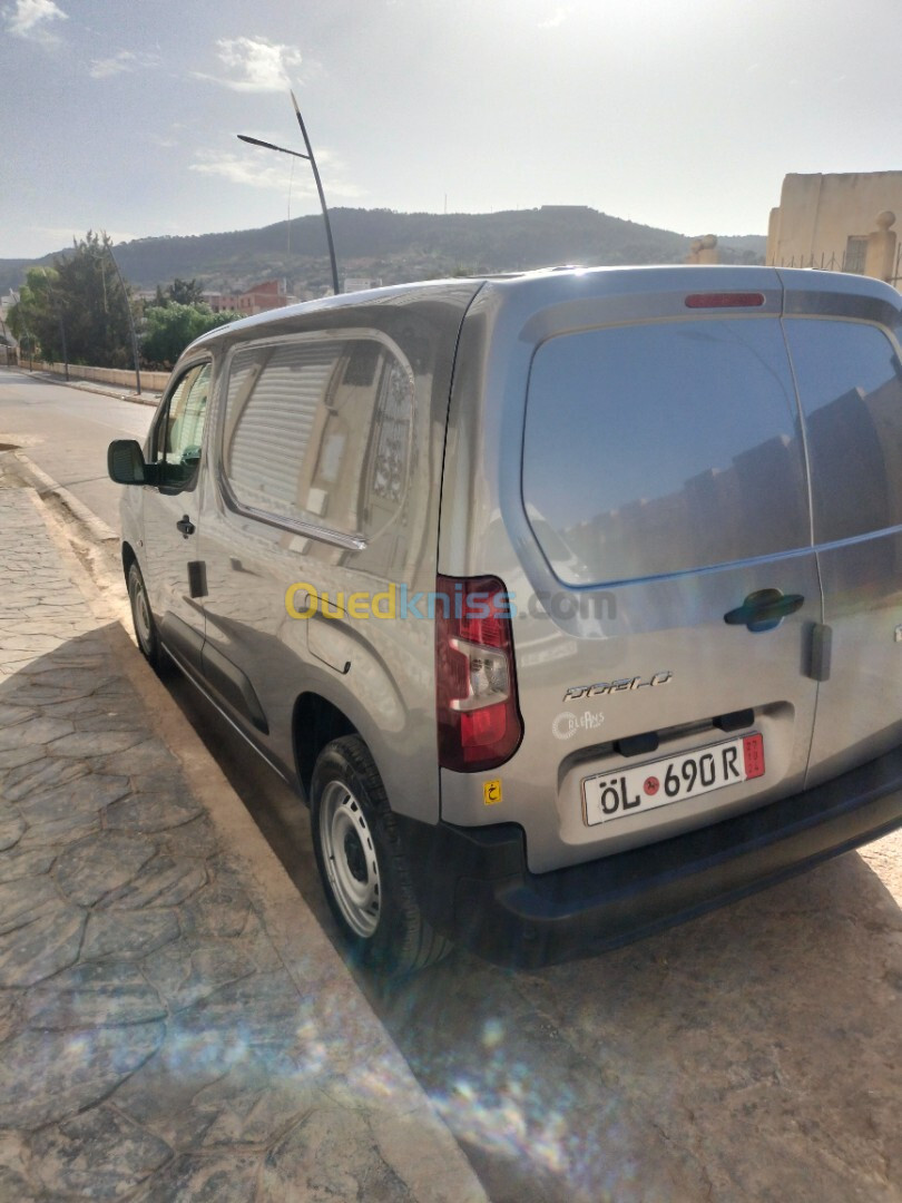 Fiat Doblo 2024 Dz 2 plasse