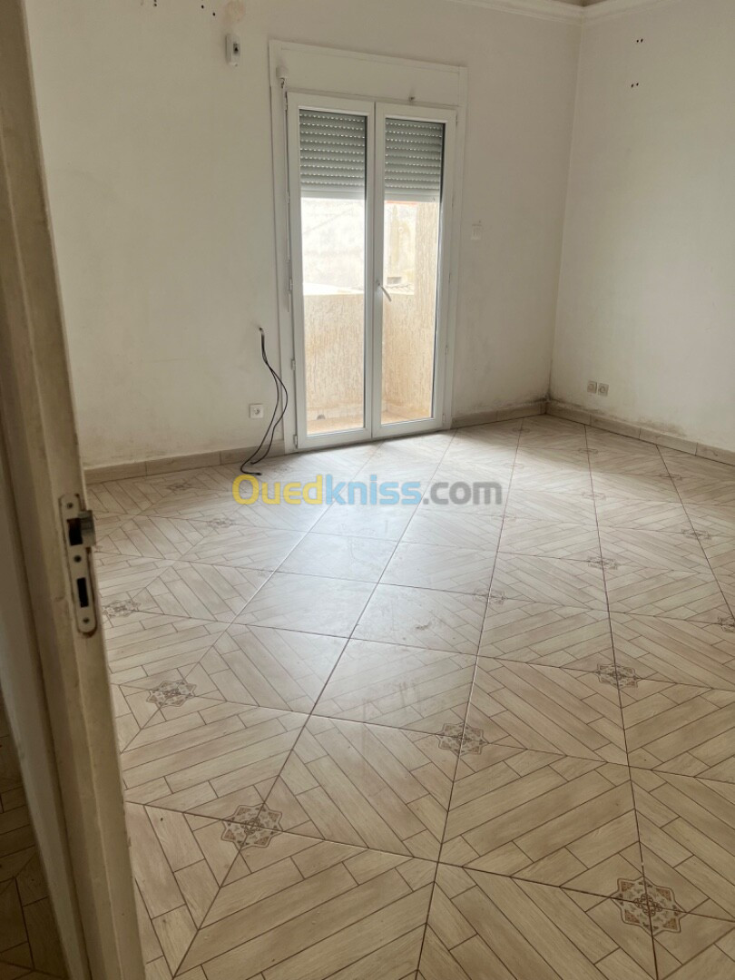 Location Appartement F4 Alger Draria