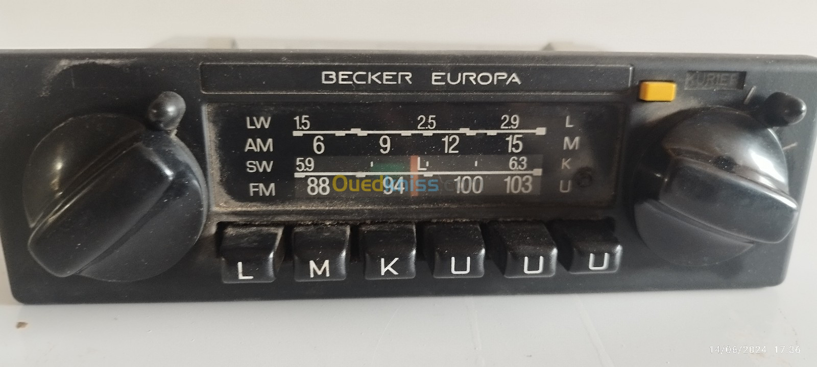 Auto radio DECKER 