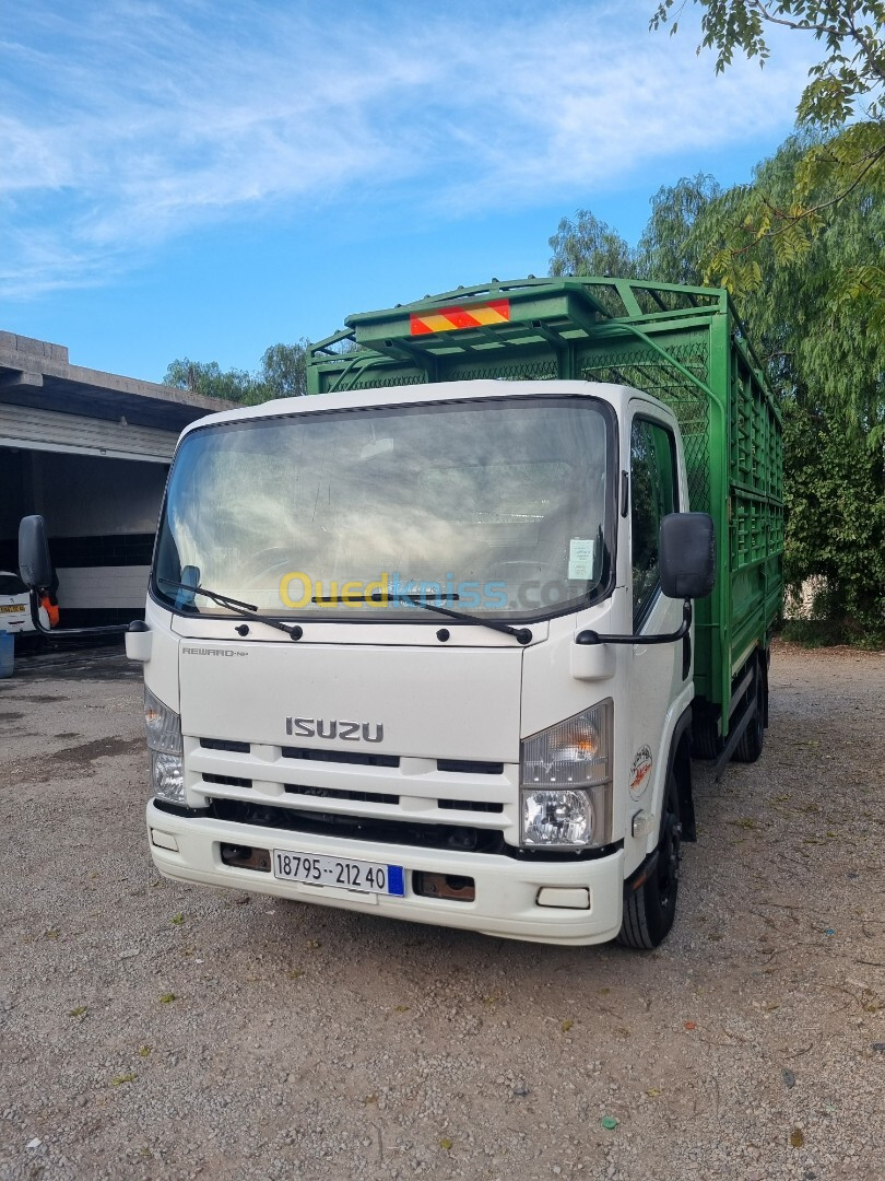 Isuzu Npr71 2012 