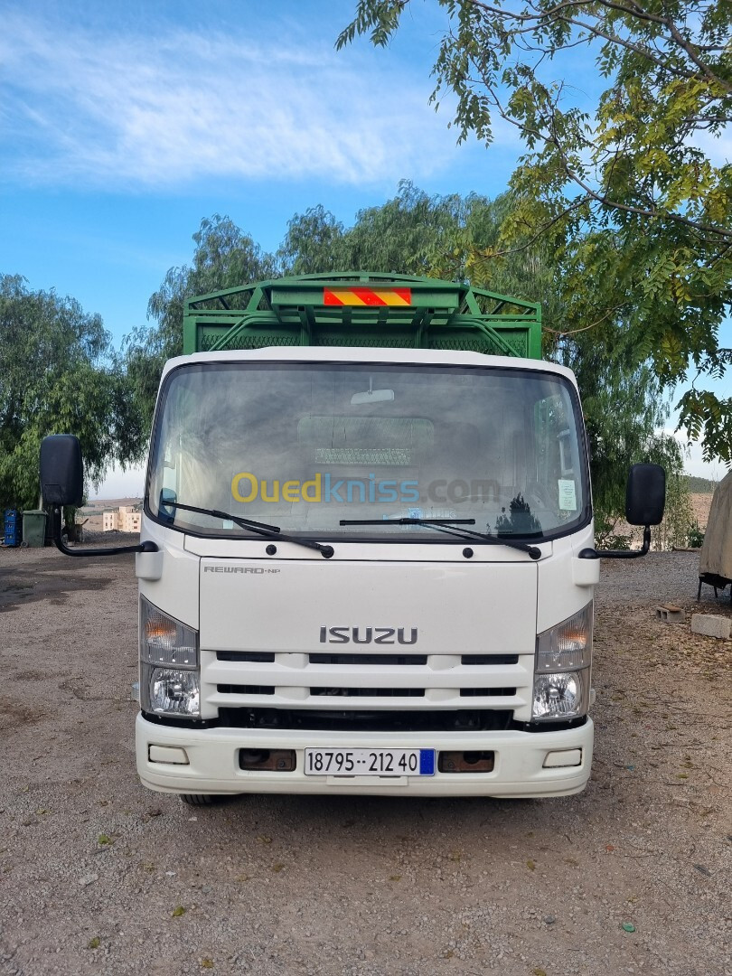 Isuzu Npr71 2012