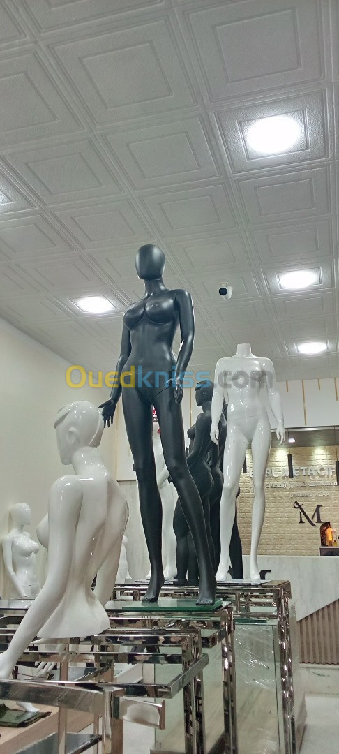 mannequin de boutique en résine et plastique