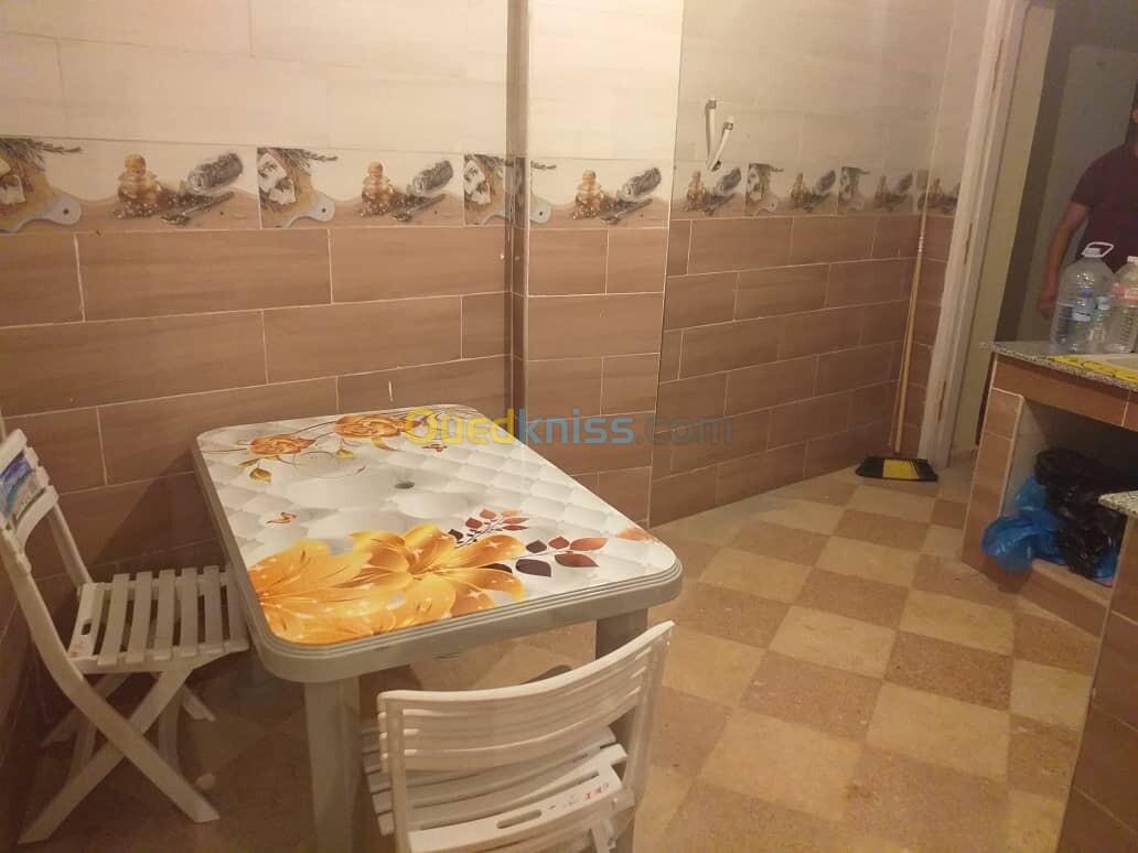 Location vacances Appartement F4 Chlef Tenes