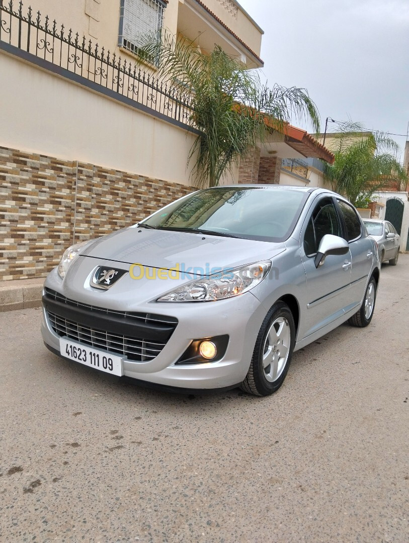 Peugeot 207 2011 Fennec