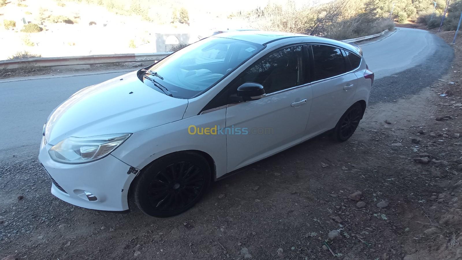 Ford Focus 4 portes 2012 Titanium