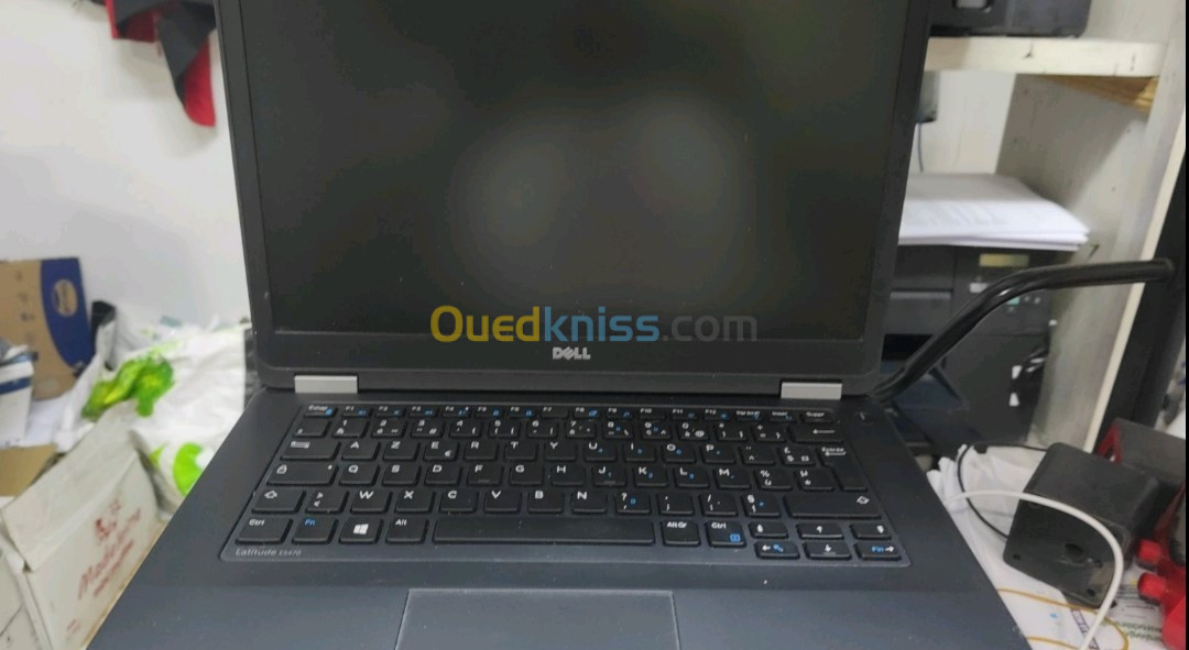 DELL Latitude E5470 8GB RAM / 256 GB SSD / I5 6éme GEN / TRES BONNE ETAT / avec chargeur original