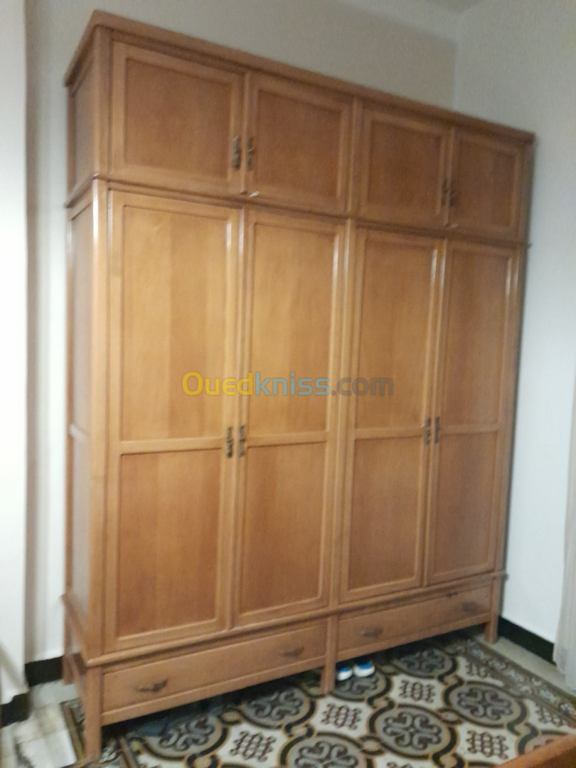 Armoire en bois 