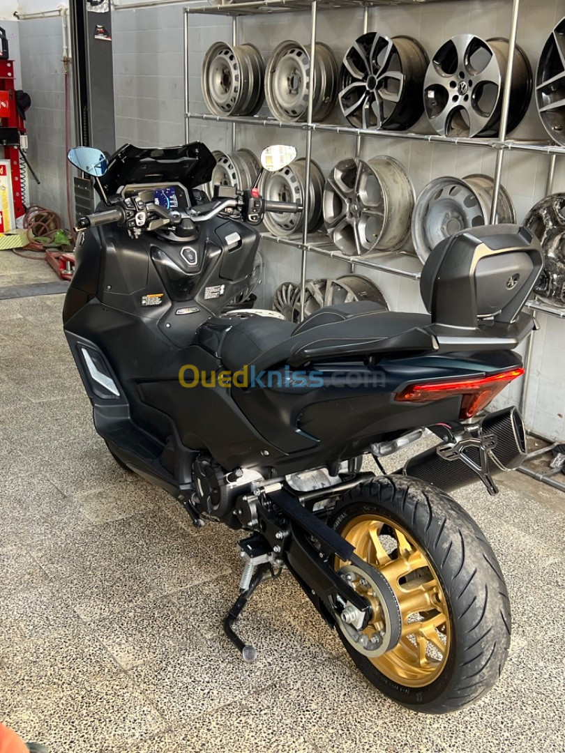 Yamaha Tmax 562 2022