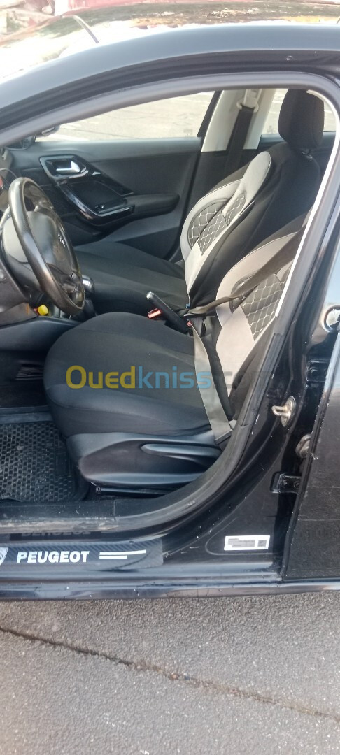 Peugeot 208 2013 208