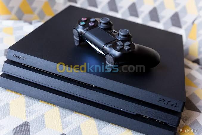 PS4 PRO FLASHE PRESQUE NEUF 