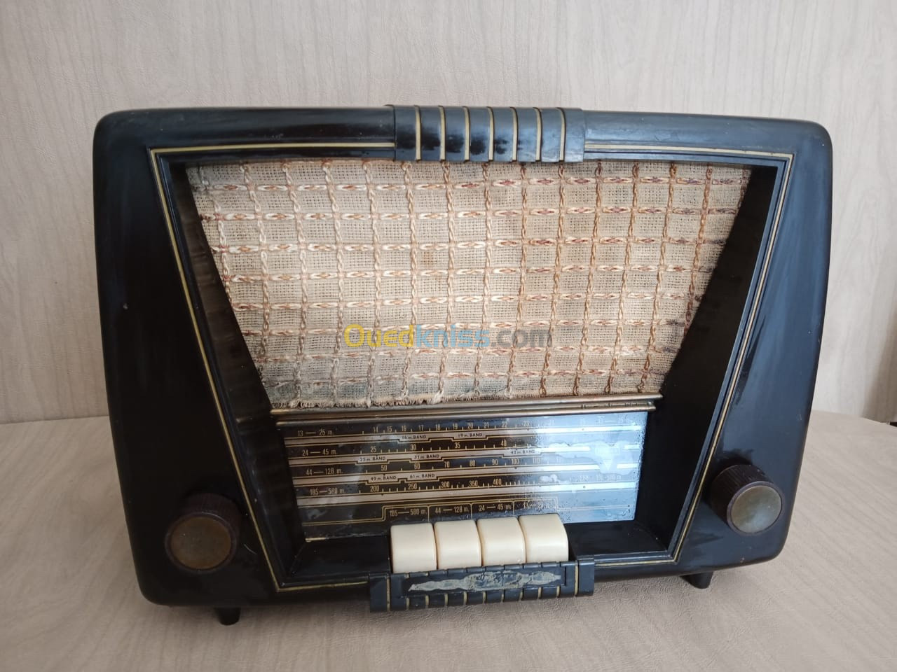 Petit Poste Radio TSF vintage Novak Pontiac 551 de 1956 en bakélite