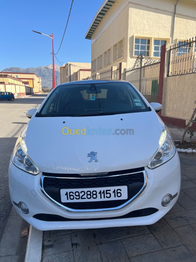 Peugeot 208 2015 Allure