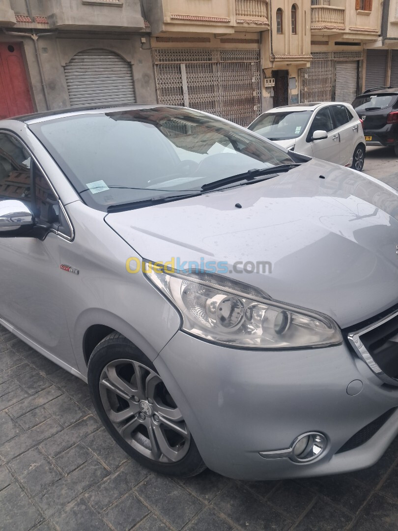 Peugeot 208 2015 Allure