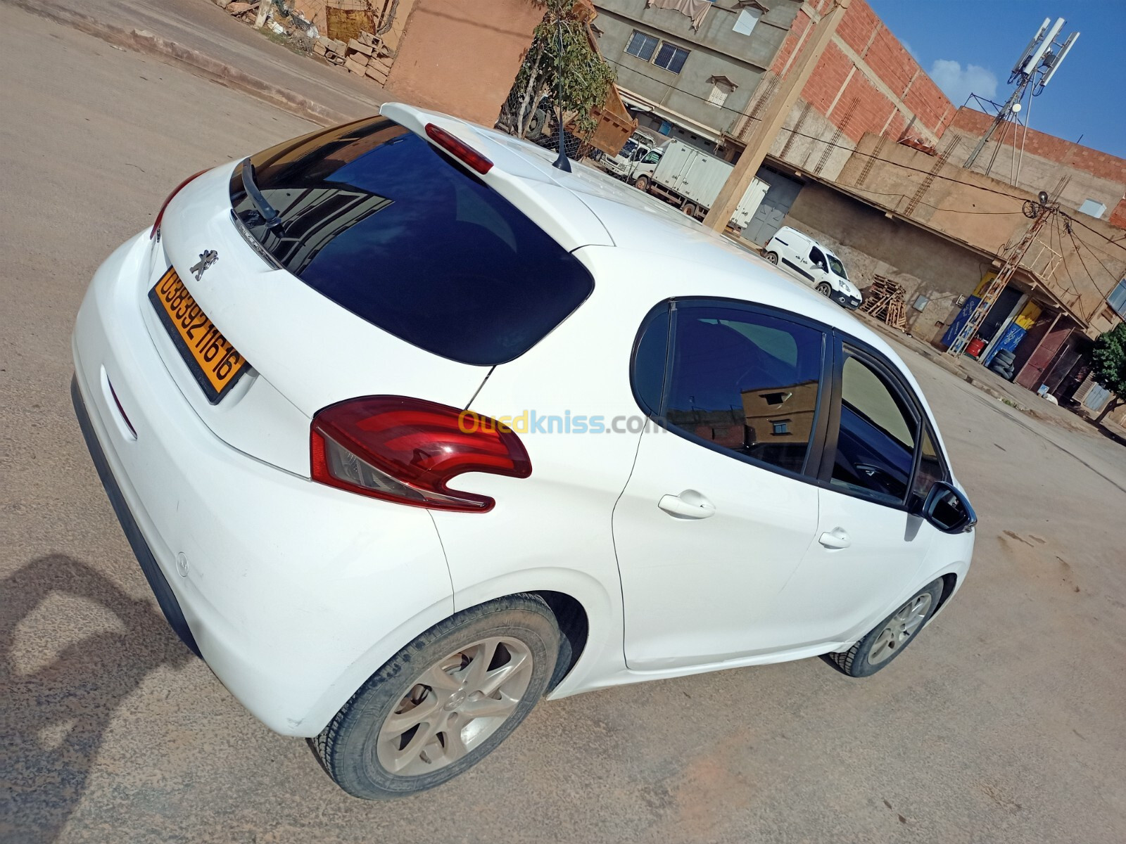 Peugeot 208 2016 Active Facelift