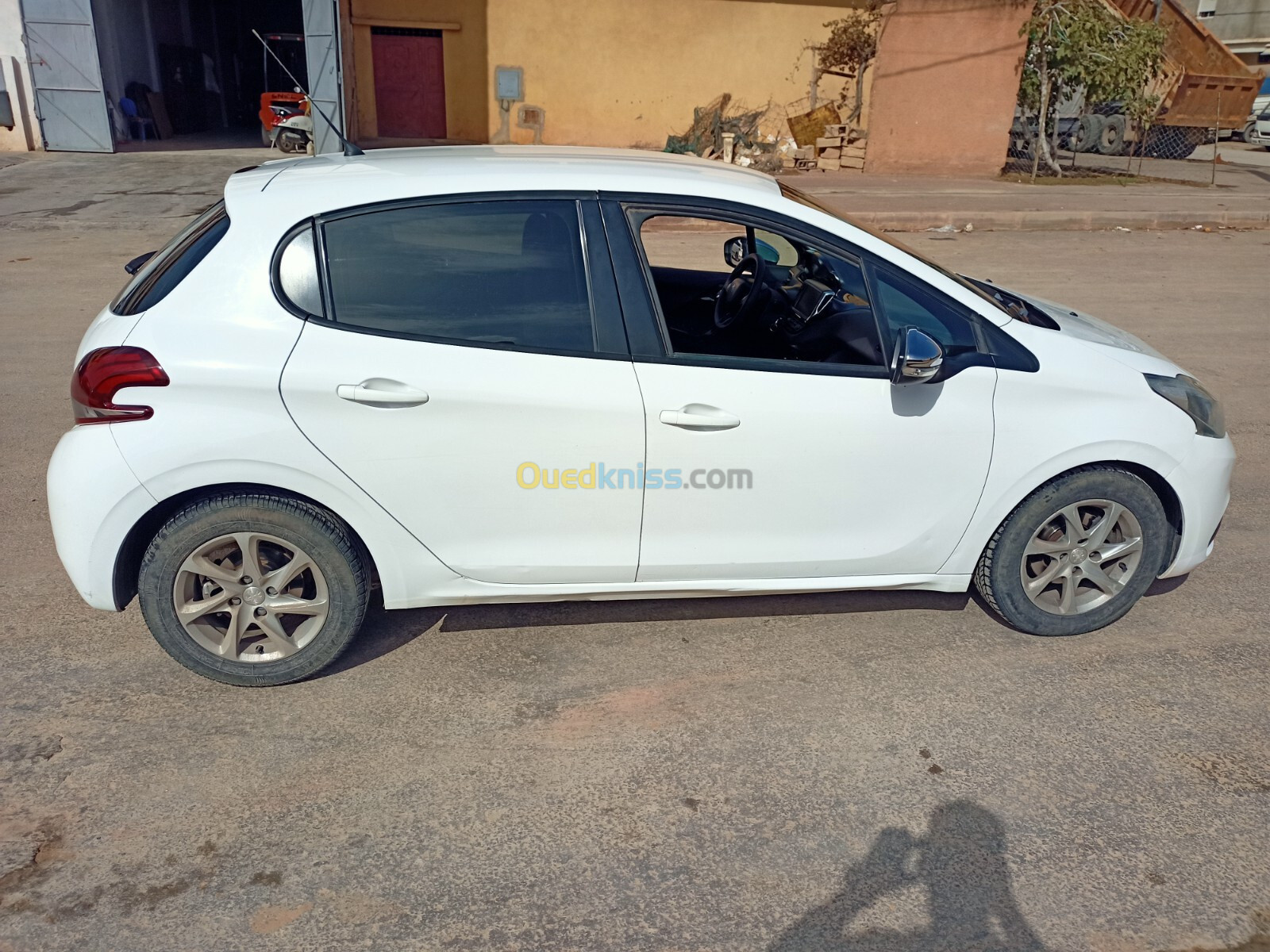 Peugeot 208 2016 Active Facelift