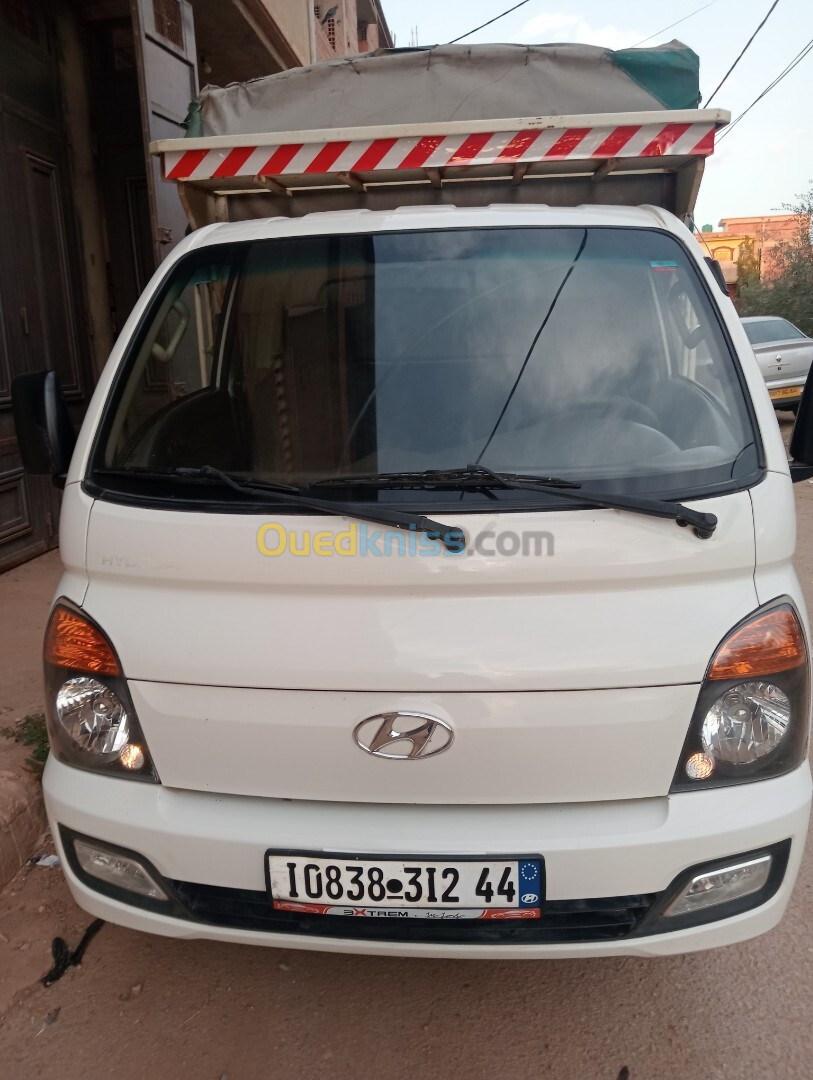 H100 Hyundai H100 2012