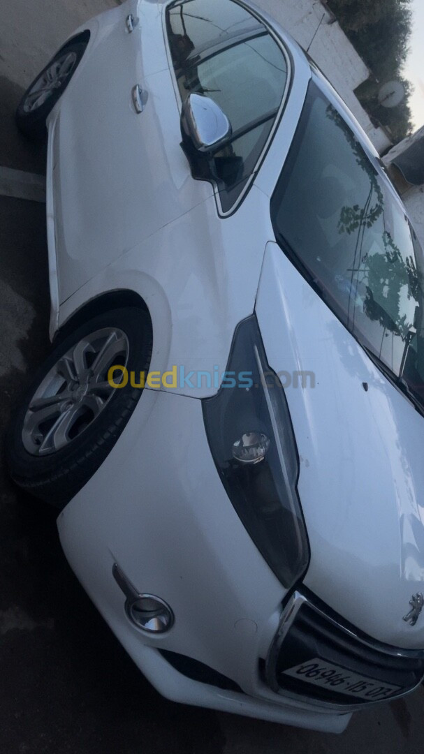 Peugeot 208 2015 208