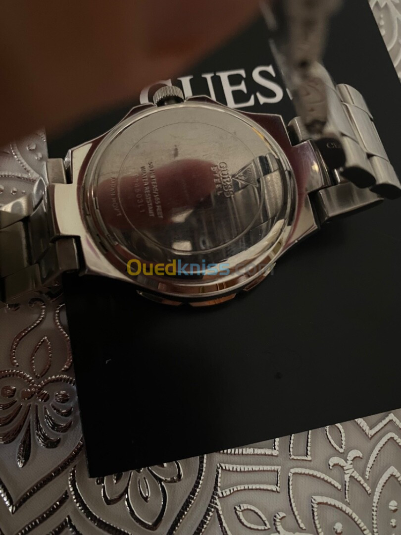 Montre originale Guess