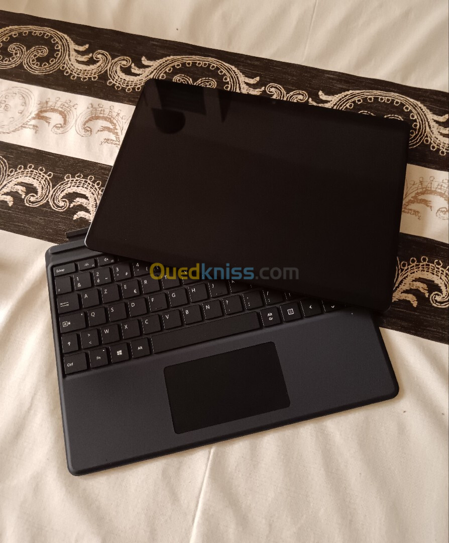 Microsoft Surface pro X 8/128 avec souris arc