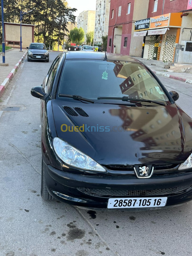 Peugeot 206 2005 La base