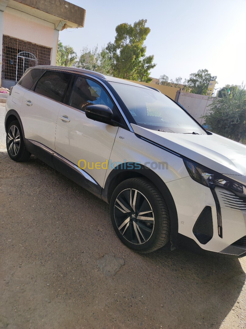 Peugeot 5008 2022 