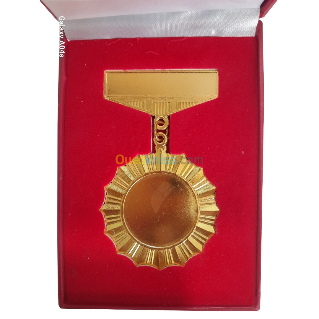 Petit Coffret avec médaille 