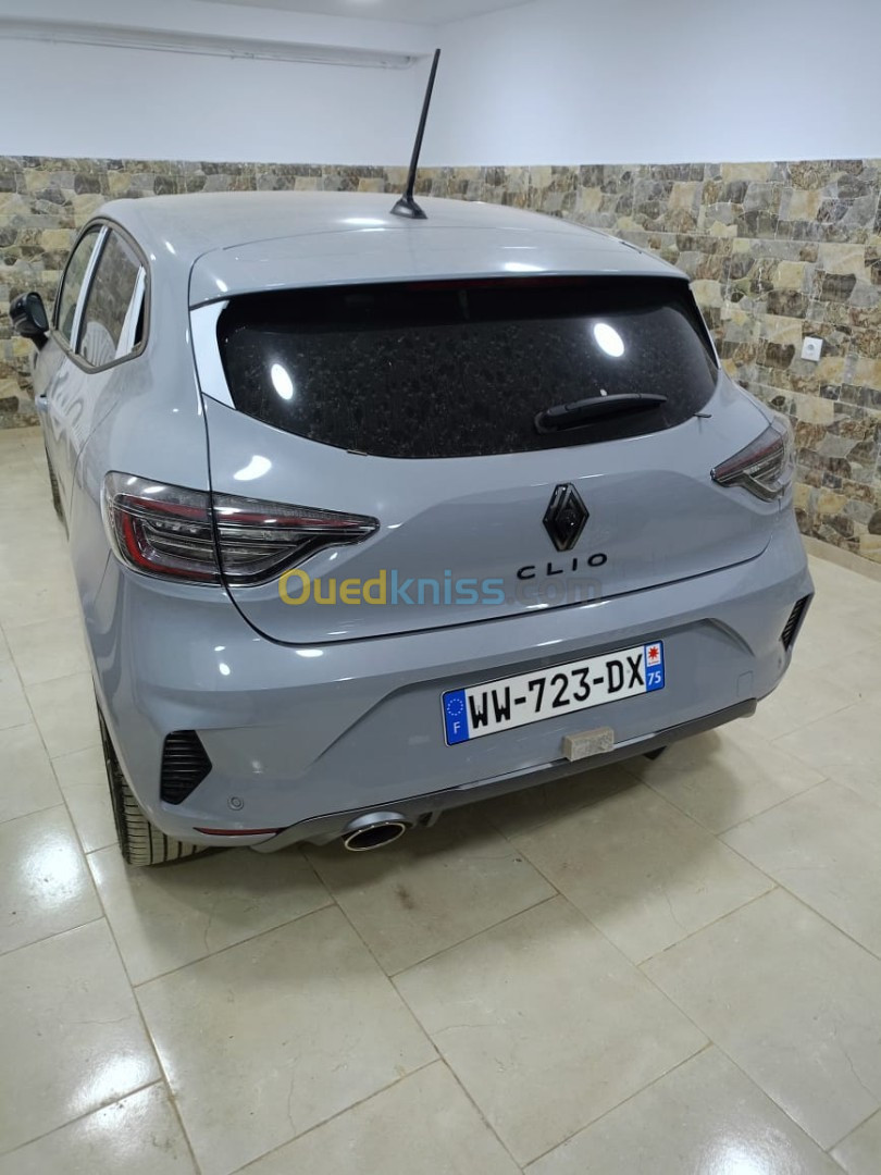 Renault Clio 2024 Alpine