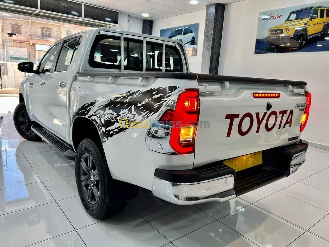 Toyota Hilux 2022 LEGEND SC 4x4