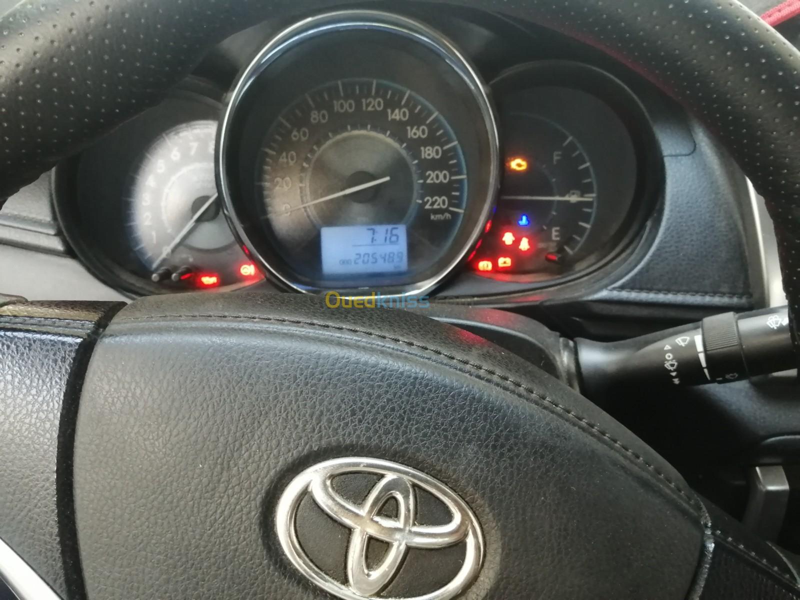 Toyota Yaris 2015 