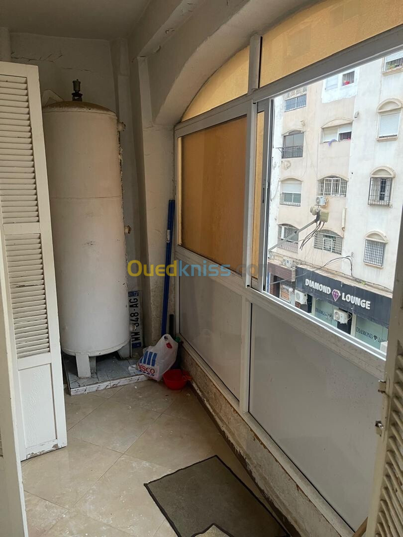 Location Appartement F4 Alger Hydra