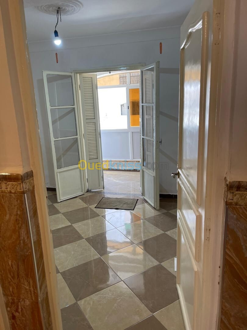 Location Appartement F4 Alger Hydra