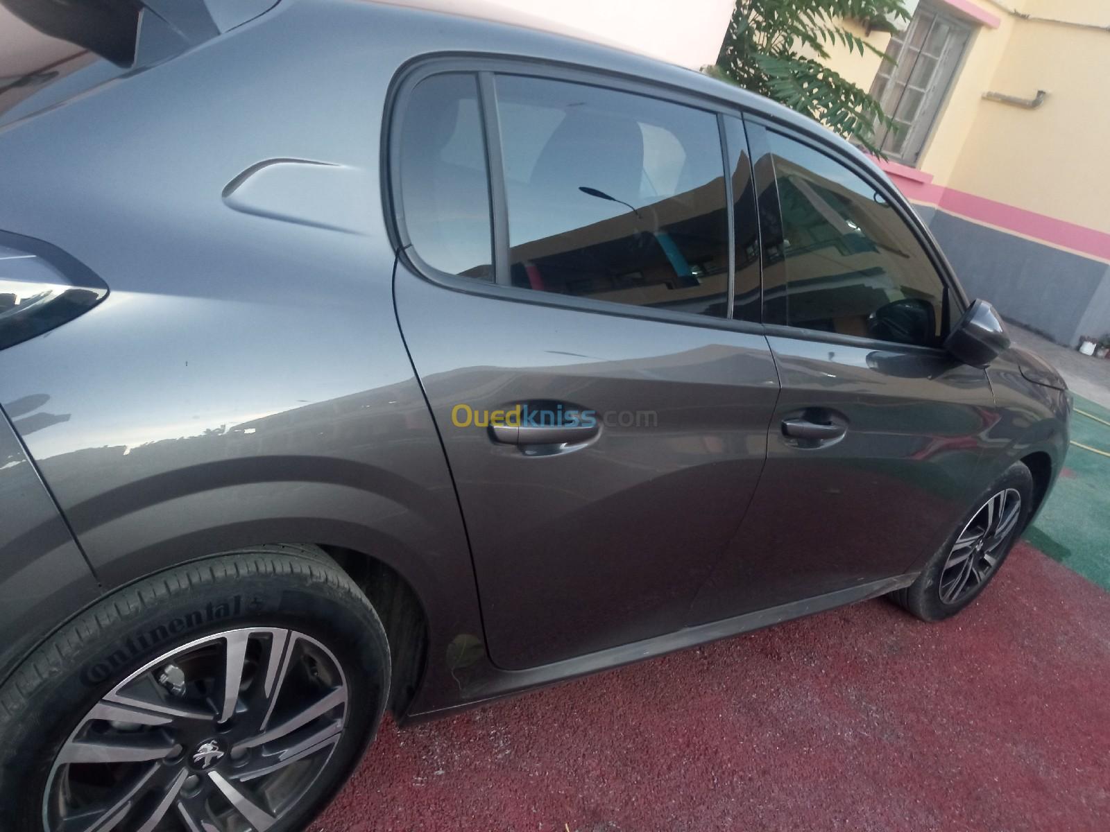 Peugeot 208 2022 Allure