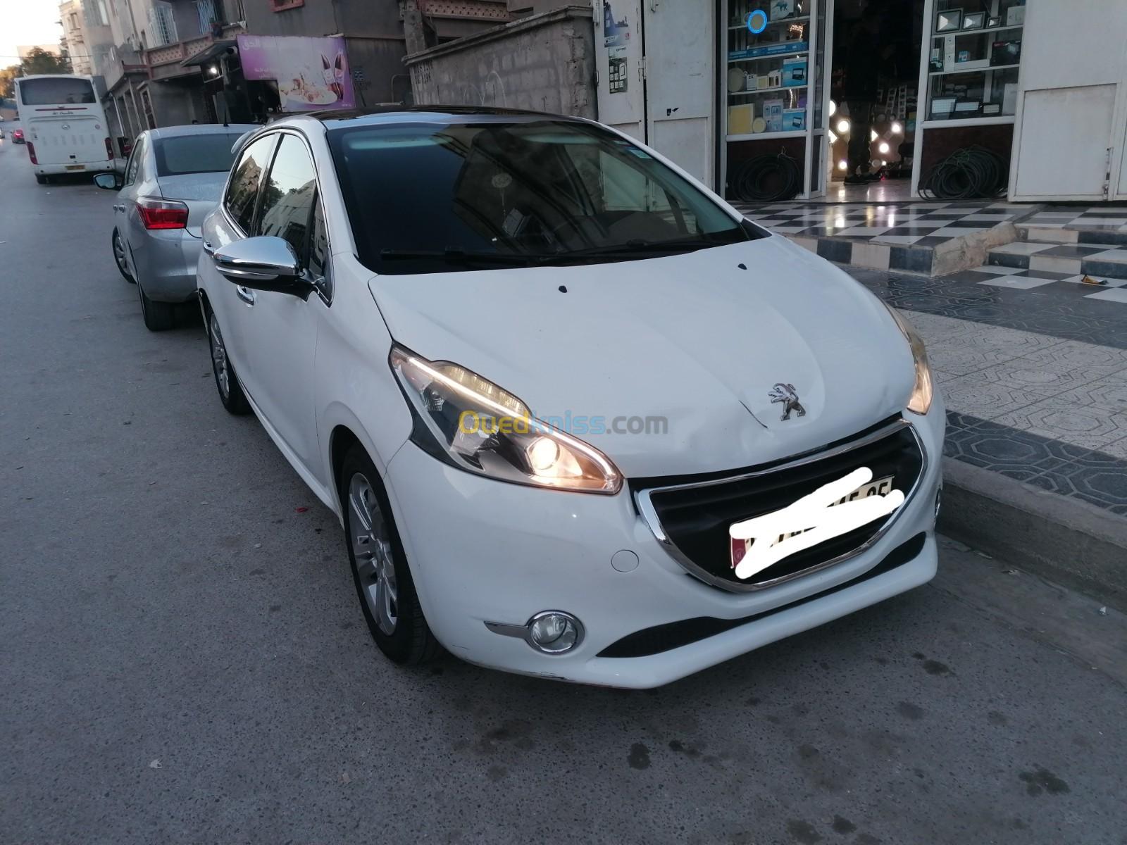 Peugeot 208 2015 Allure