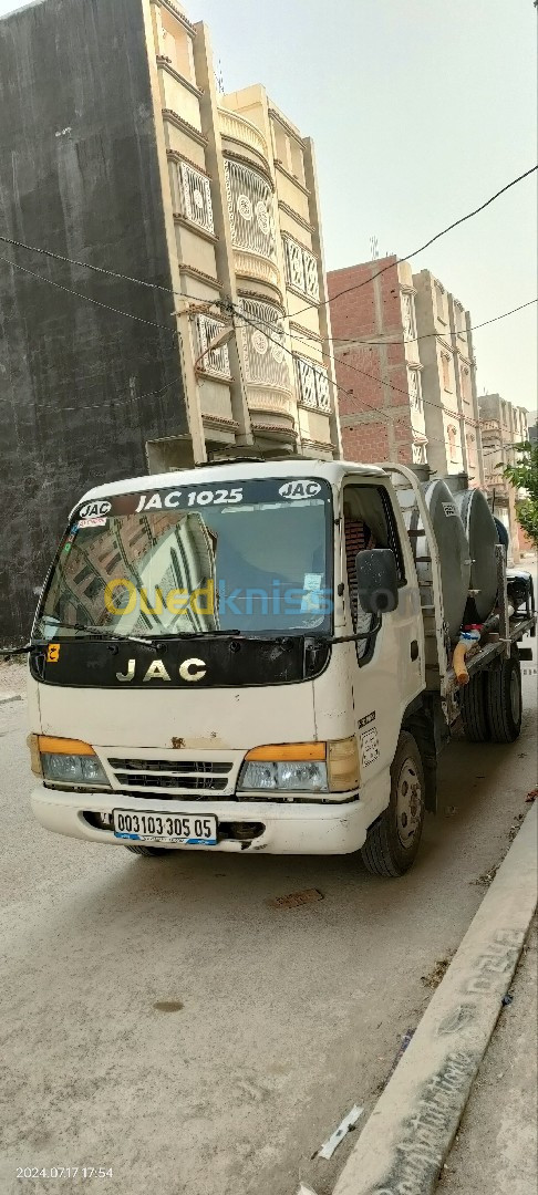 JAC 1025 2005