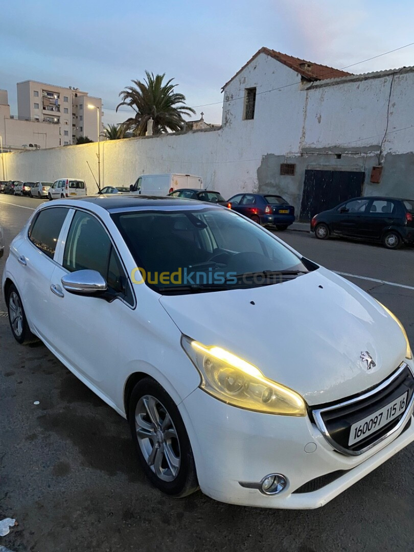 Peugeot 208 2015 Allure