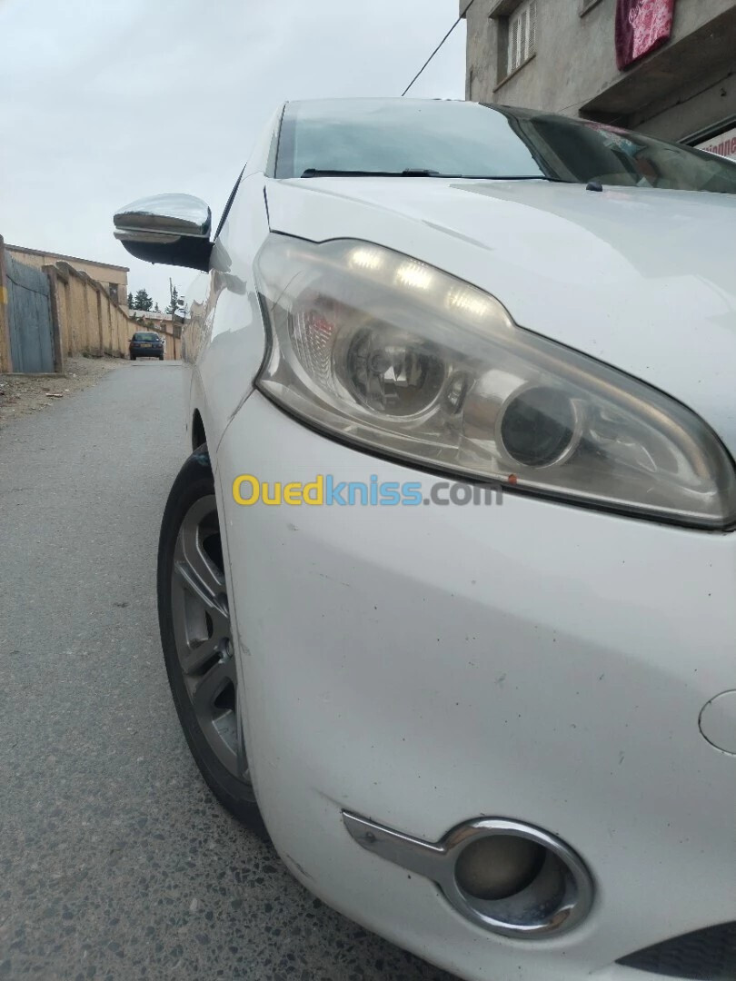 Peugeot 208 2014 208