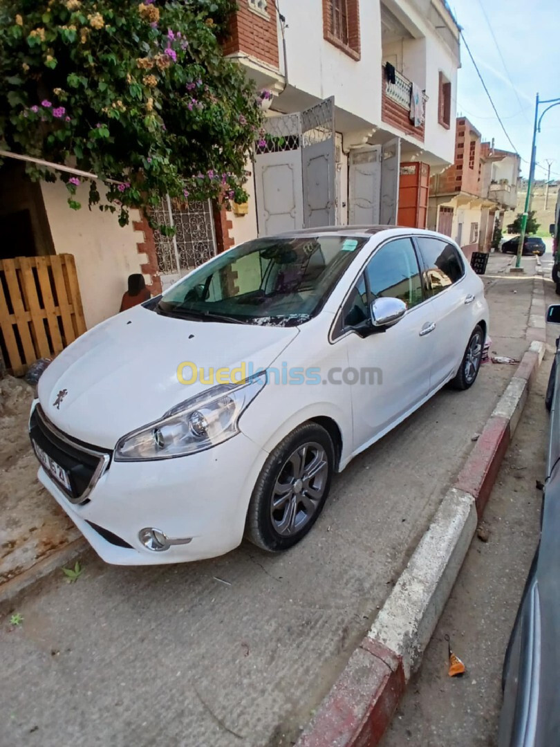 Peugeot 208 2015 Allure