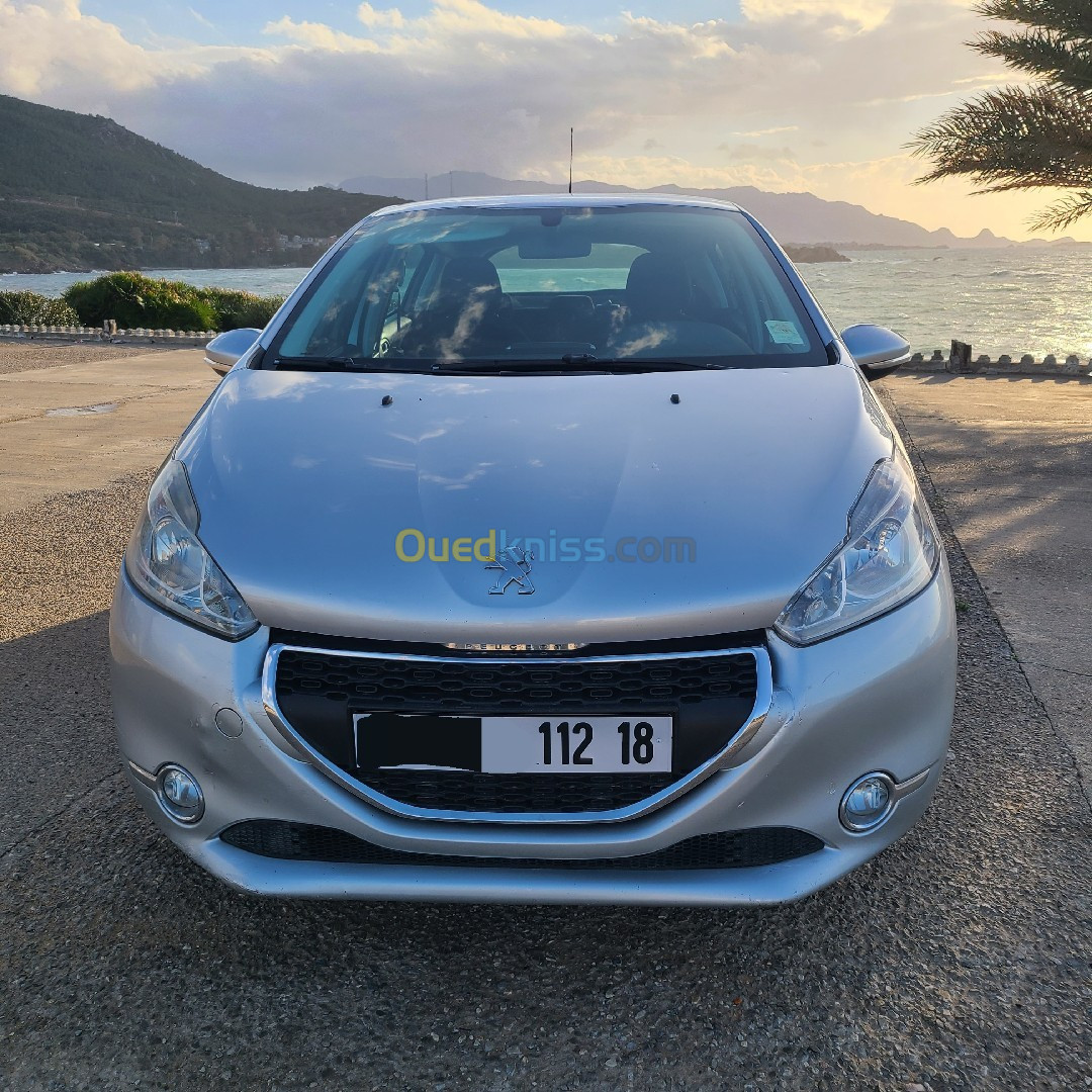 Peugeot 208 2012 