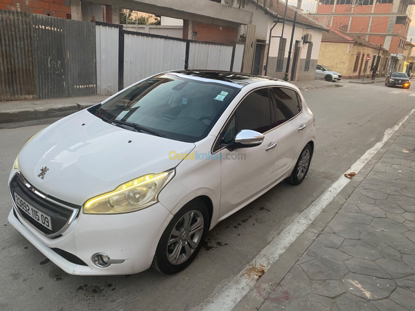 Peugeot 208 2015 Allure