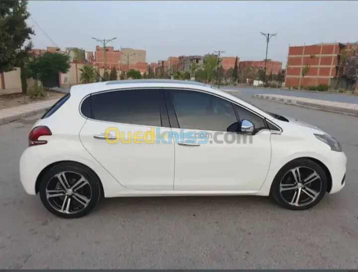 Peugeot 208 2016 Allure Facelift