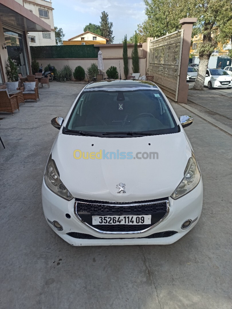 Peugeot 208 2014 Allure