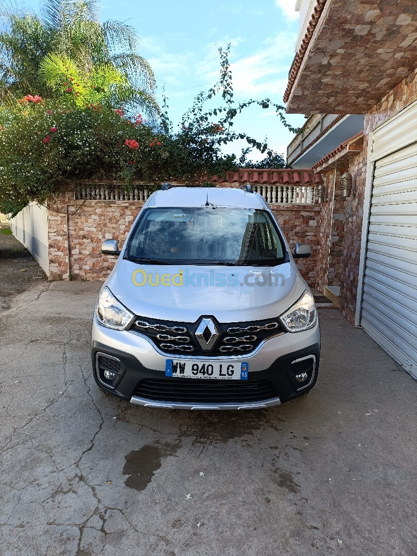 Renault Kangoo 2024 Vitrine